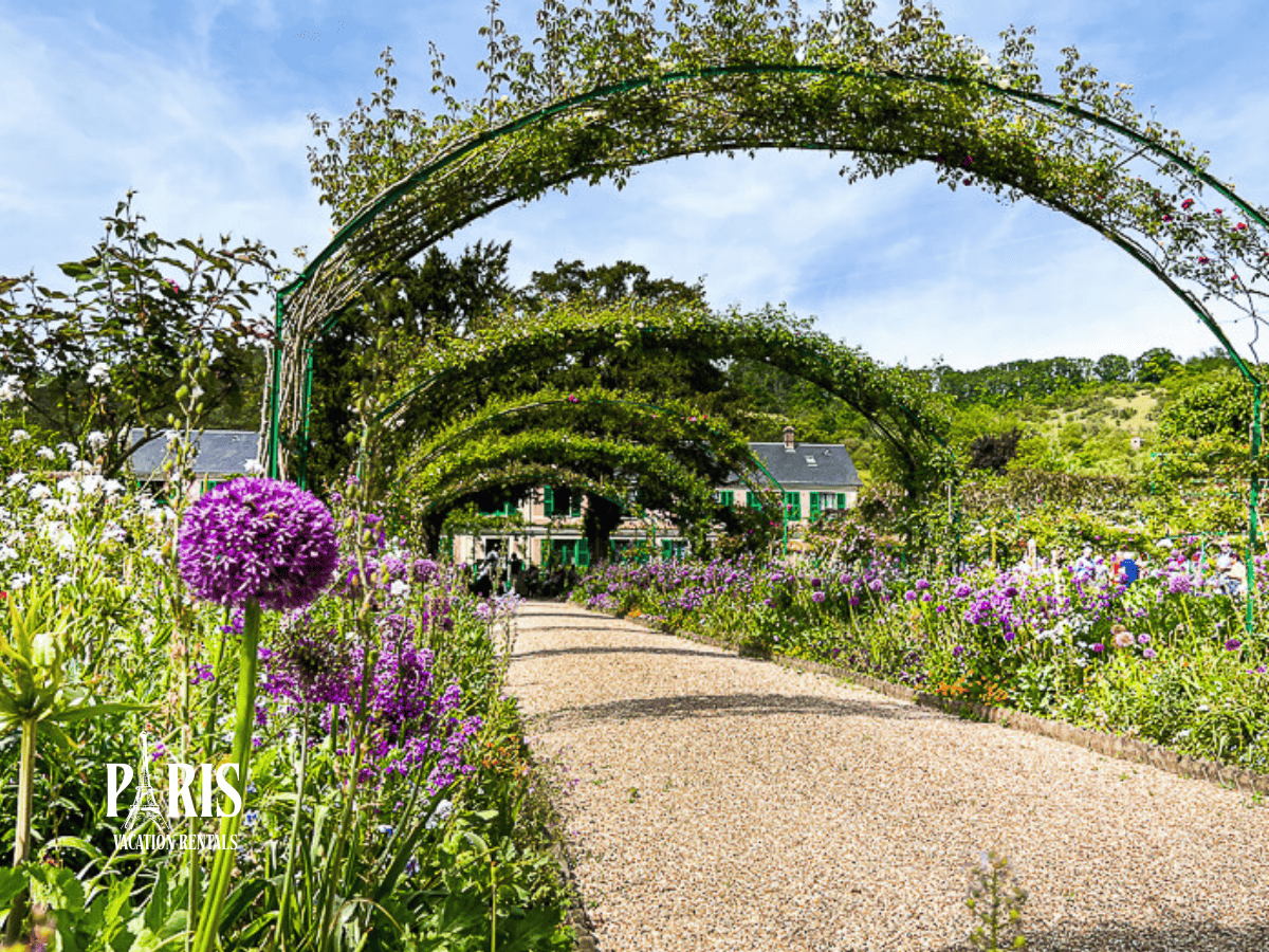 Best Giverny and Versailles Tours