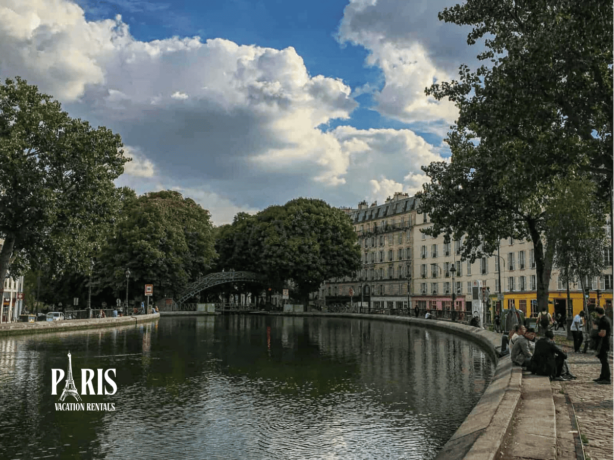 Canal Saint-Martin: Picnic with Parisians