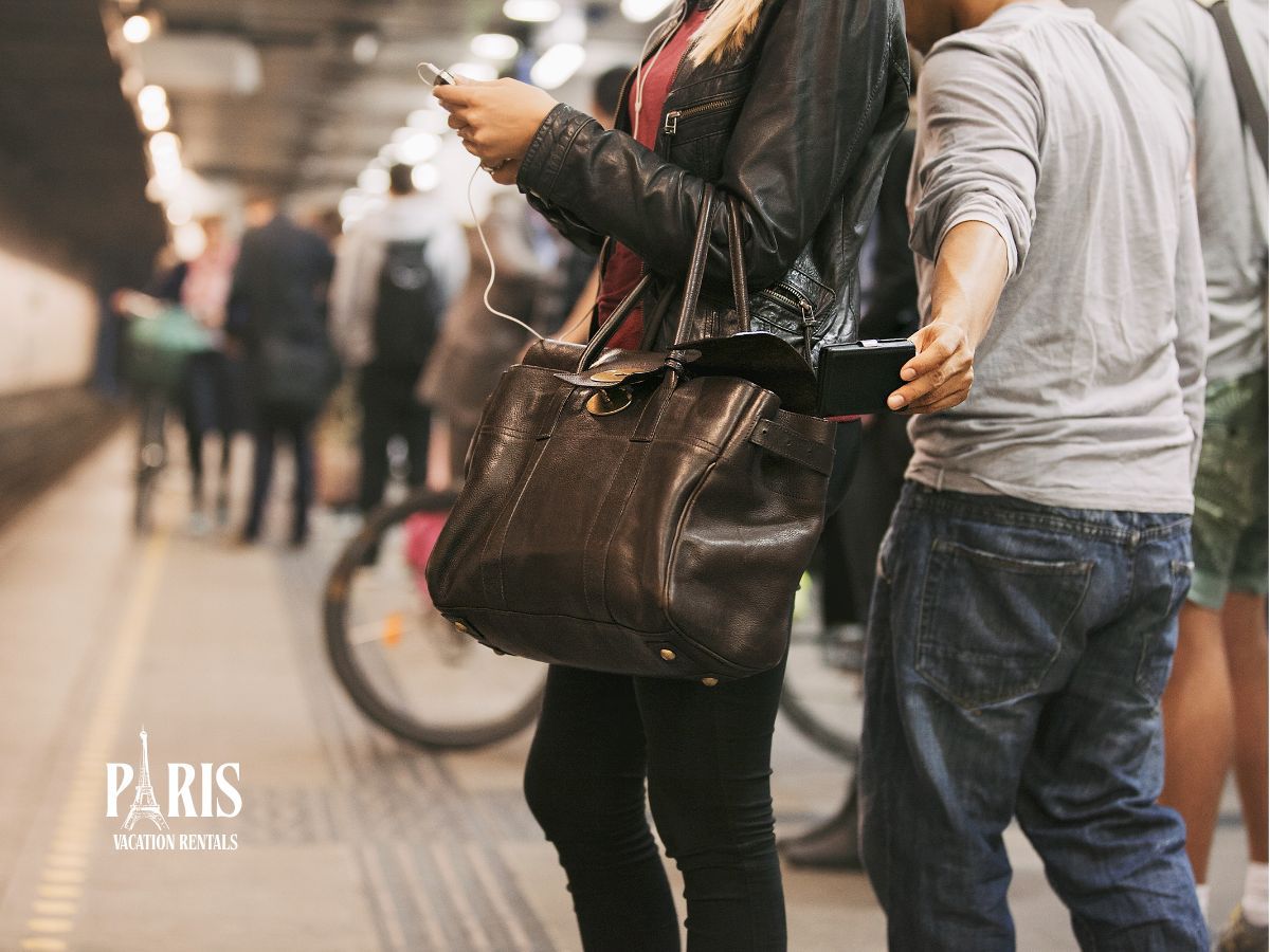 Pickpocketing in Paris