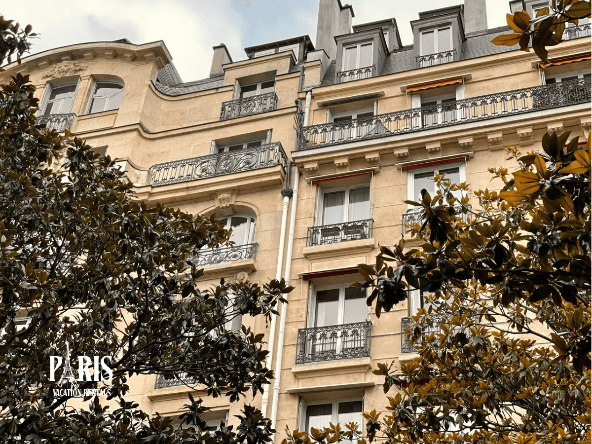 How to Find and Book Paris France Apt Rentals from the US