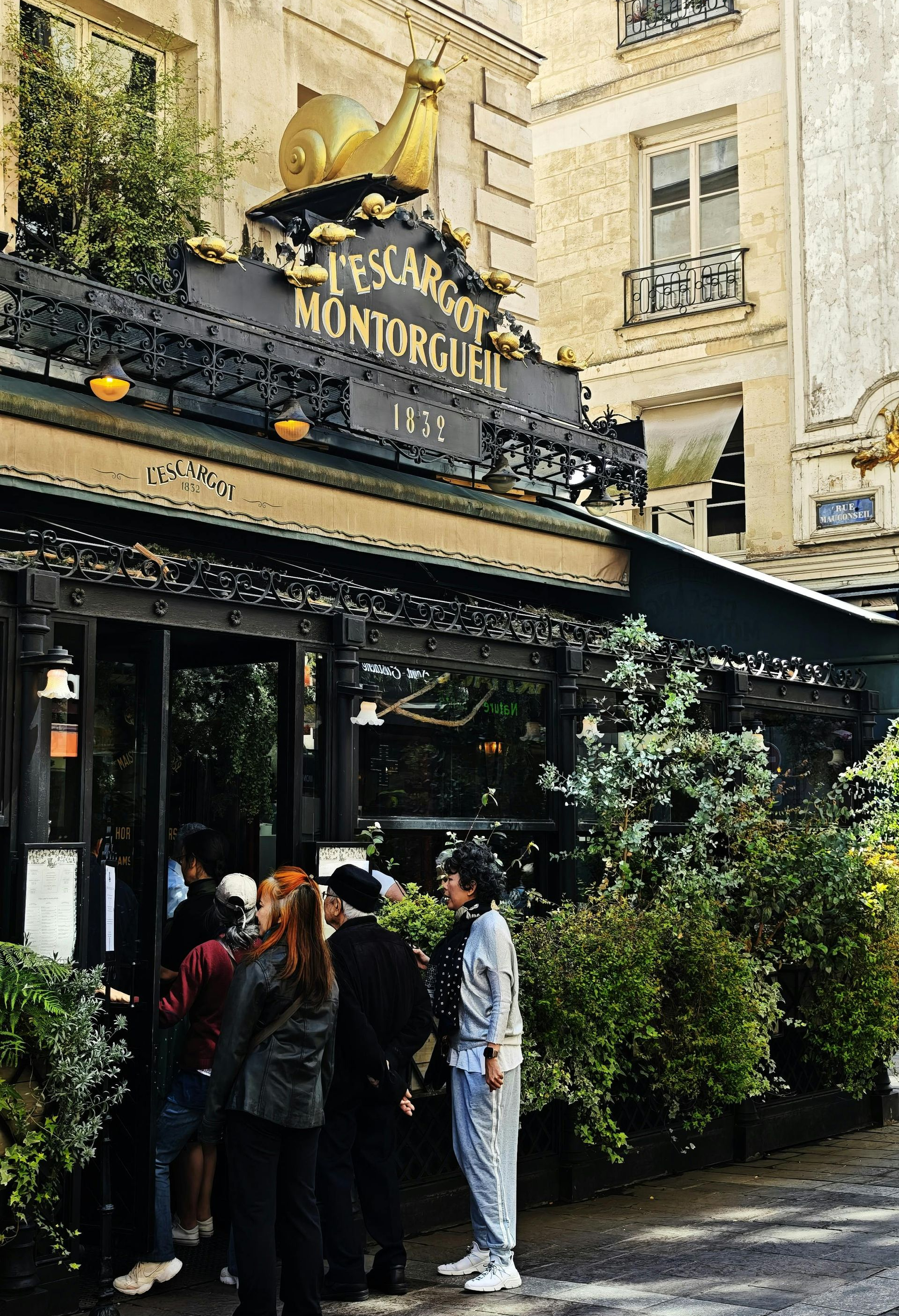 montorgueil area paris 