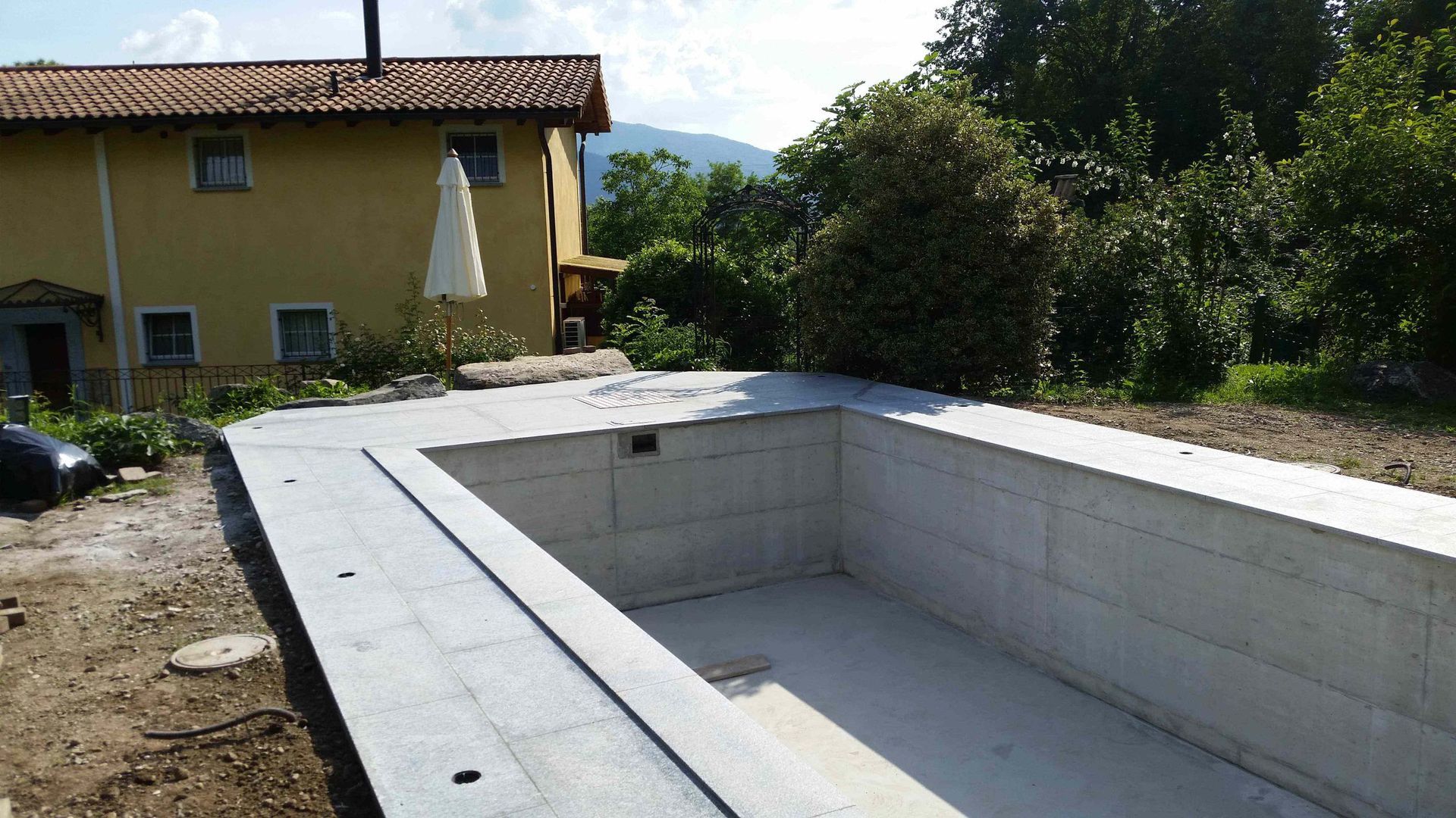 Rivestimento Piscina Granito 2