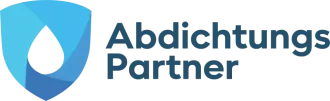 Logo von AbdichtungsPartner, ein blaues Schild mit einem Wassertropfen darin, Text in Dunkelblau.