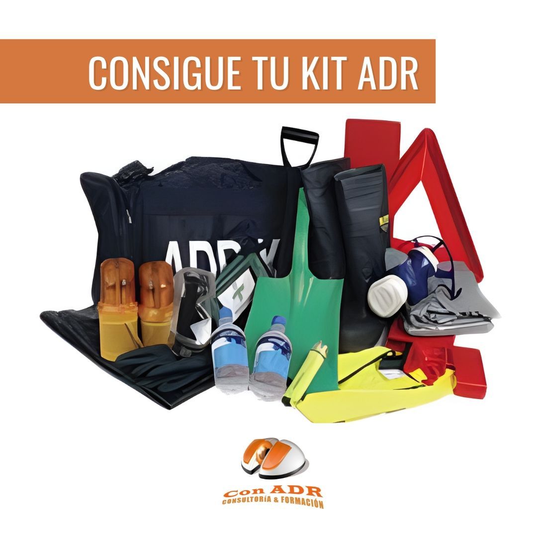 Kit ADR, que incluye bolsa, botas, pala, triángulo de emergencia, guantes, botellas y otros equipos de seguridad