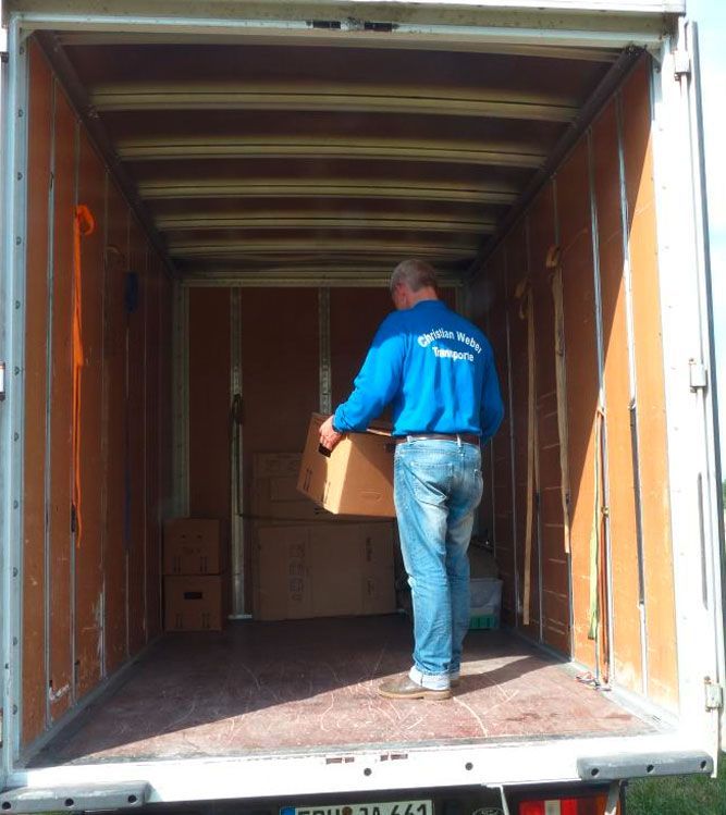 Christian Weber Transporte e.K., Adlitz 53, 91080 Marloffstein, Transport, Umzüge, Entsorgung, Brennholz, Stückgut, Möbeltransport, Kleinumzüge, Firmenauflösung, Wohnungsauflösung, Kaminholz, Anzündholz