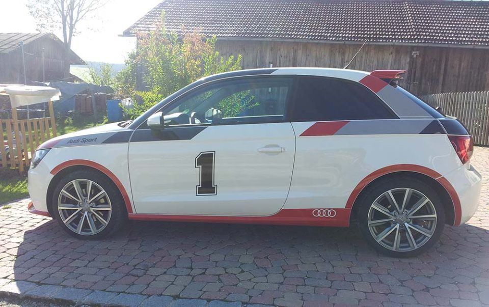 Folierung eines Autos, durchgeführt von der Autoglastechnik Robert Gigl GmbH