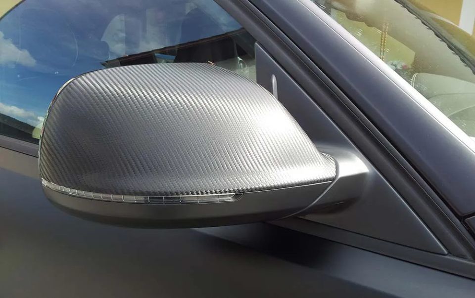 Folierung eines Autos, durchgeführt von der Autoglastechnik Robert Gigl GmbH