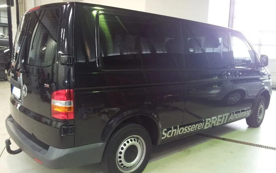 Lackiertes Autos, durchgeführt von der Autoglastechnik Robert Gigl GmbH