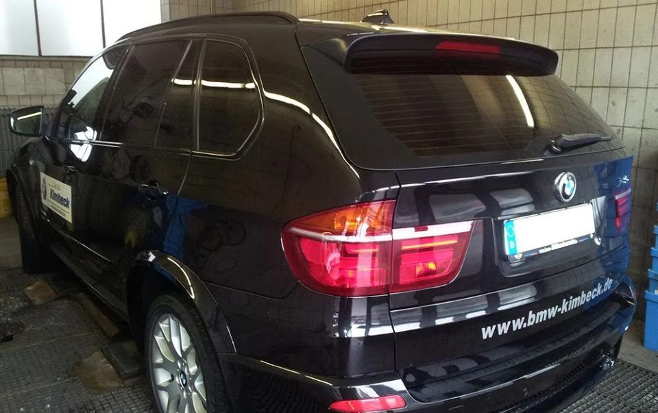 Lackiertes Autos, durchgeführt von der Autoglastechnik Robert Gigl GmbH