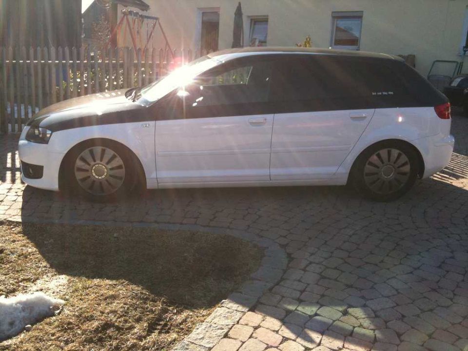 Lackiertes Autos, durchgeführt von der Autoglastechnik Robert Gigl GmbH