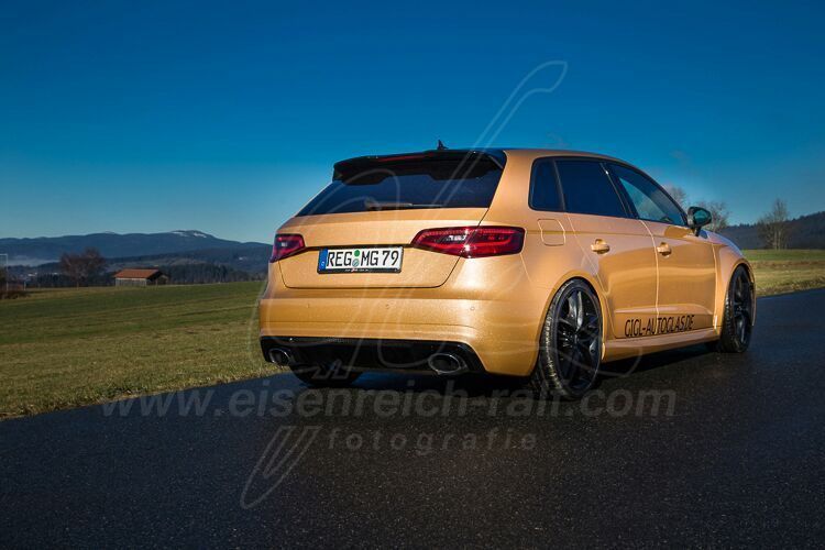 Folierung eines Autos, durchgeführt von der Autoglastechnik Robert Gigl GmbH