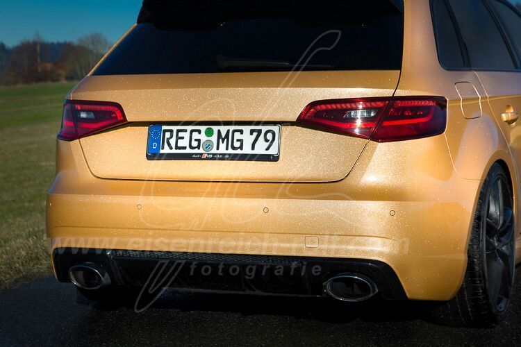 Folierung eines Autos, durchgeführt von der Autoglastechnik Robert Gigl GmbH