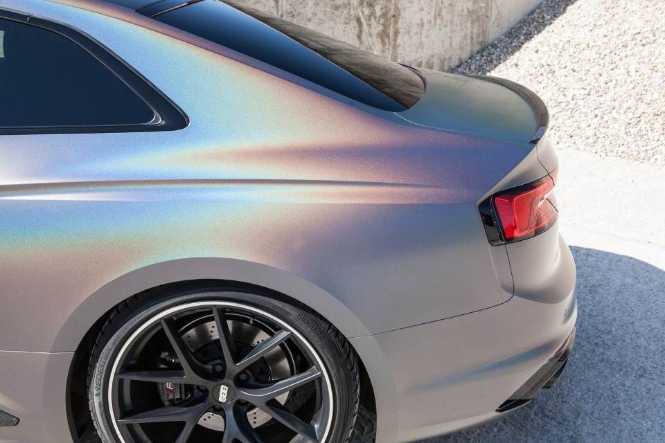 Folierung eines Autos, durchgeführt von der Autoglastechnik Robert Gigl GmbH