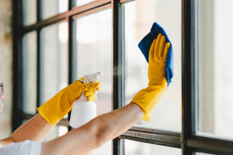 Fensterreinigung für Unternehmen in Hannover