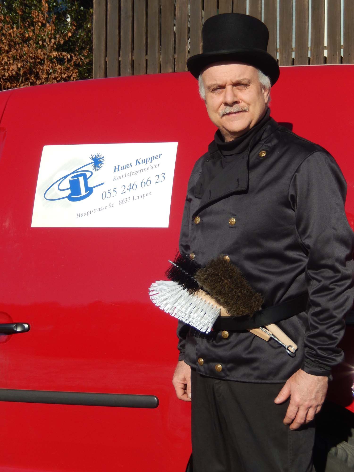 Fahrzeug | Hans Kupper Kaminfegermeister | Kaminfeger, Cheminée, Reinigung von Feueranlagen, Feuerungskontrollen | Laufen ZH
