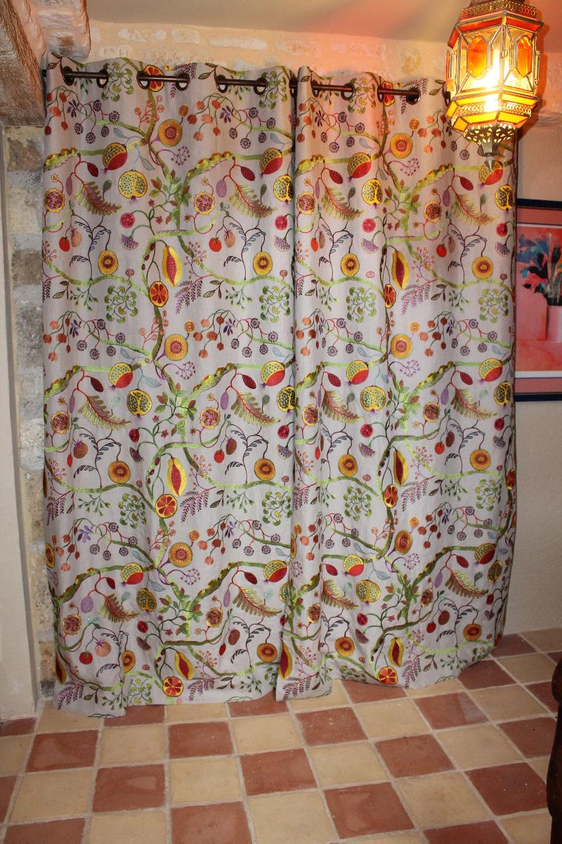 Rideau motif imprimé et brodé