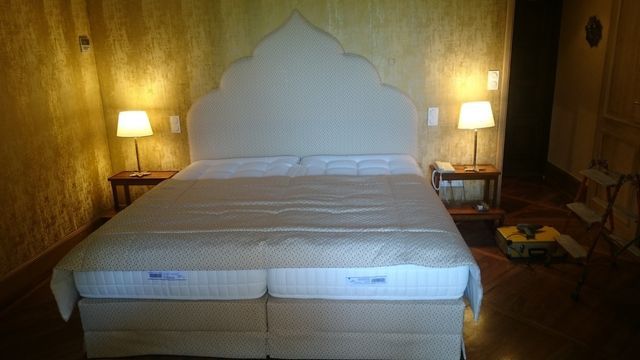 Tête de lit ajourée