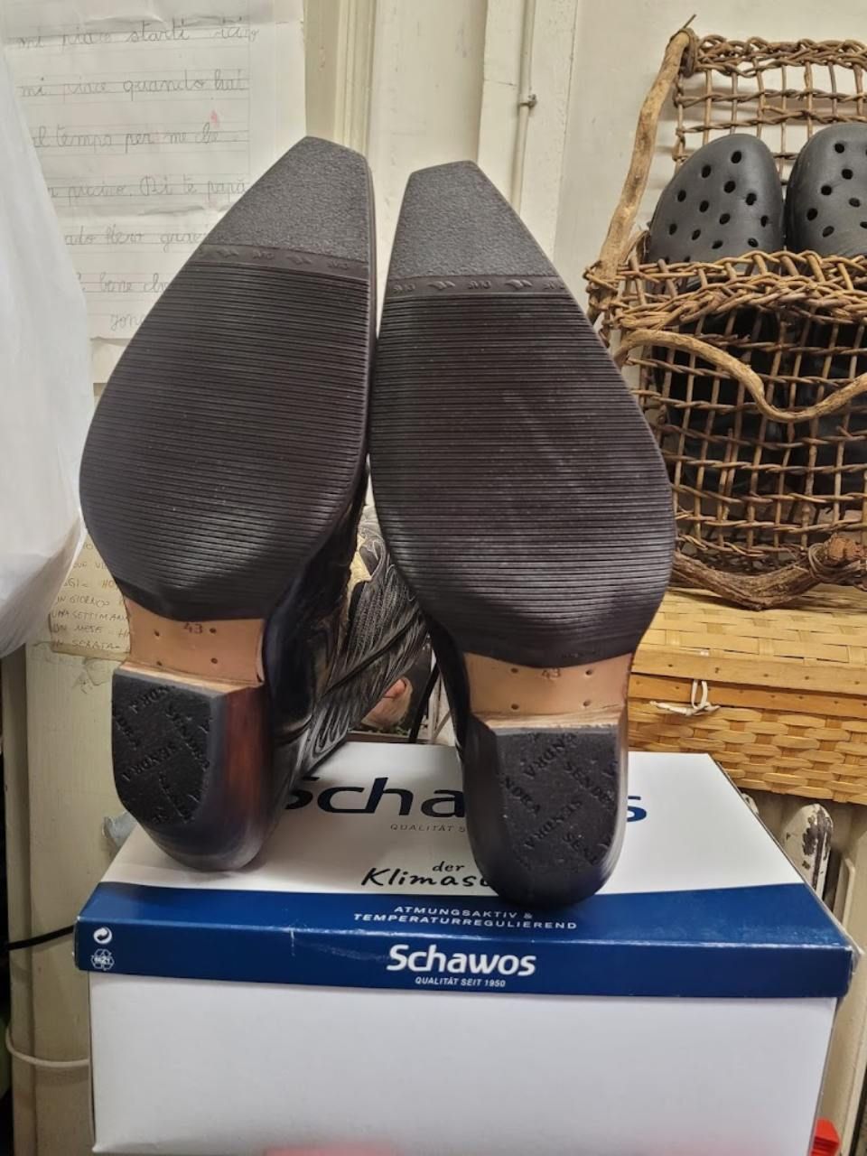 Riparazione calzature e plantari e scarpe con tacco-Mansur