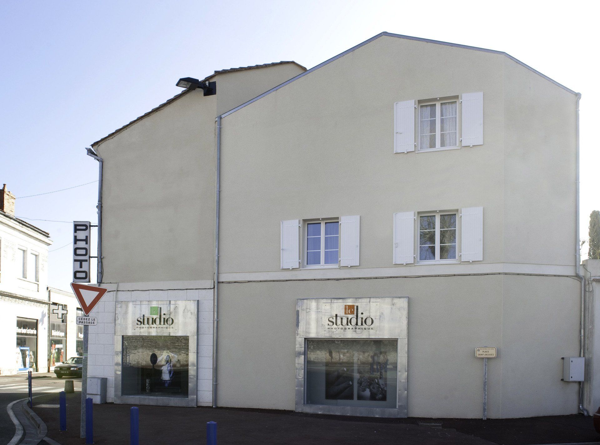 Local professionnel après surrélévation