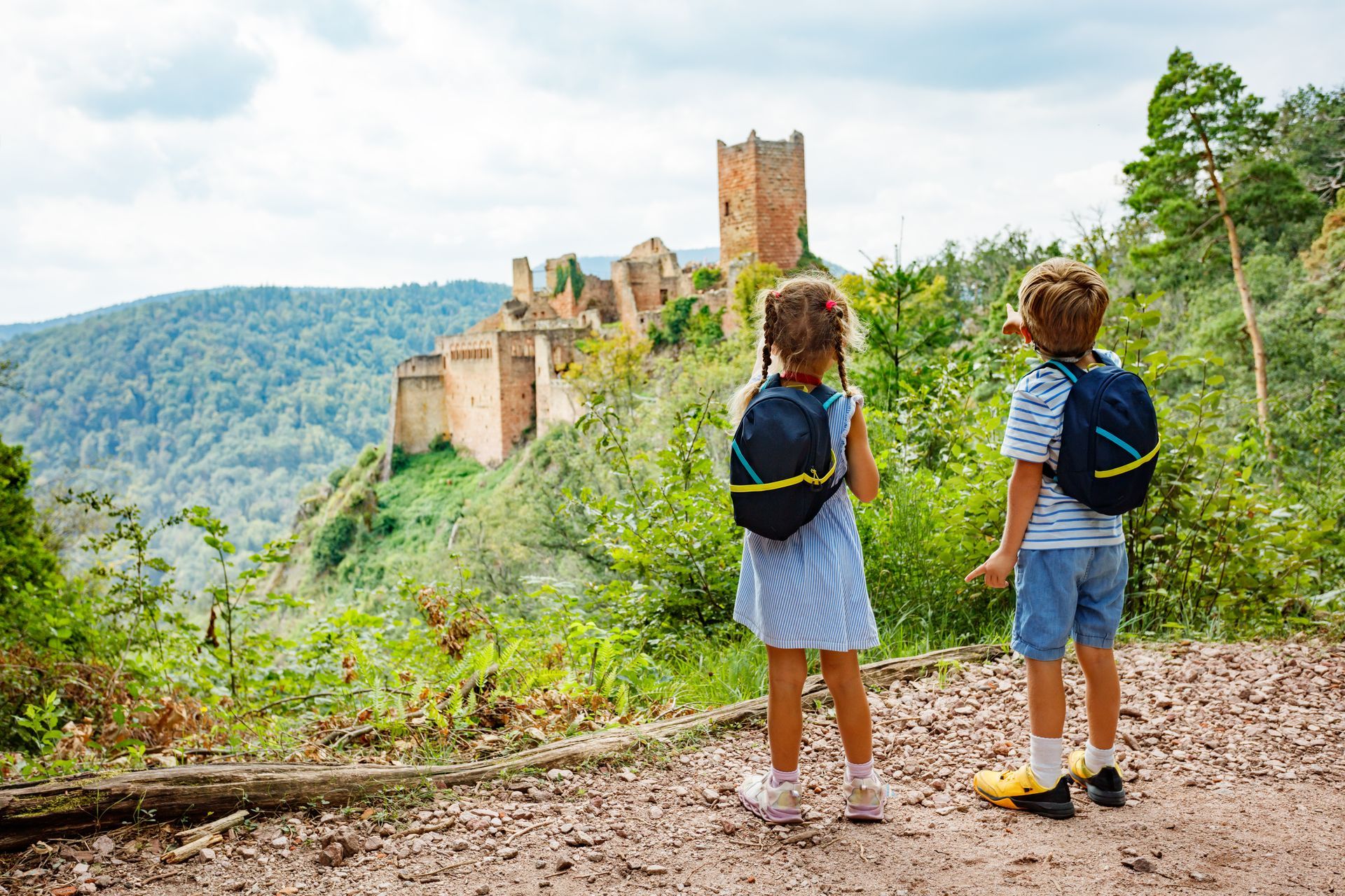 Des enfants en randonnée