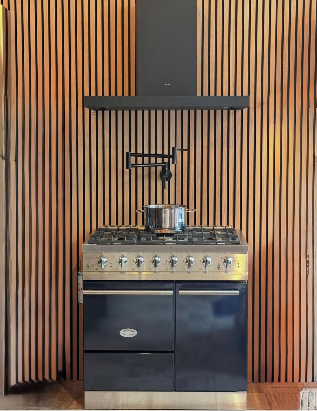 Cuisinière Lacanche dans le magasin Côté Cuisson