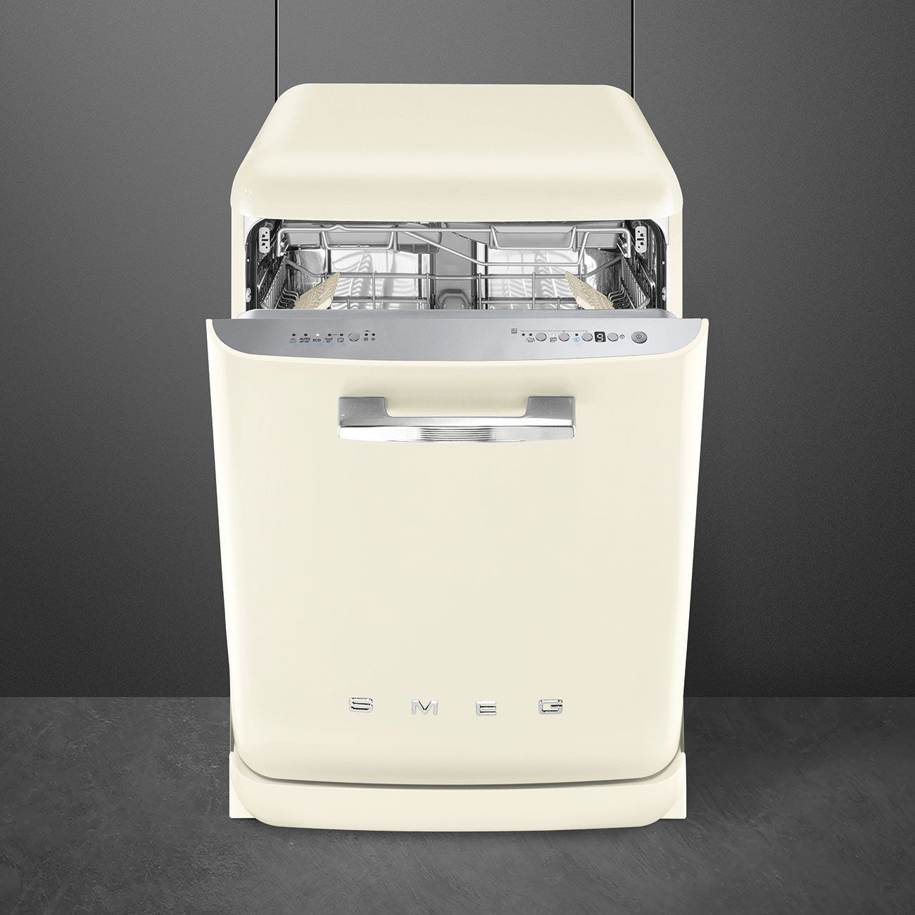 Lave-vaisselle SMEG couleur crème