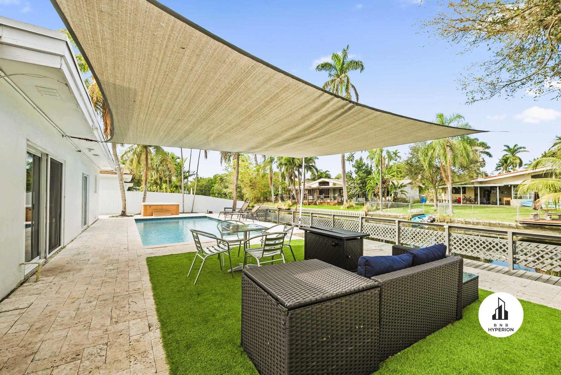 Events Welcome | 2-Car Parking | Pool & Valet