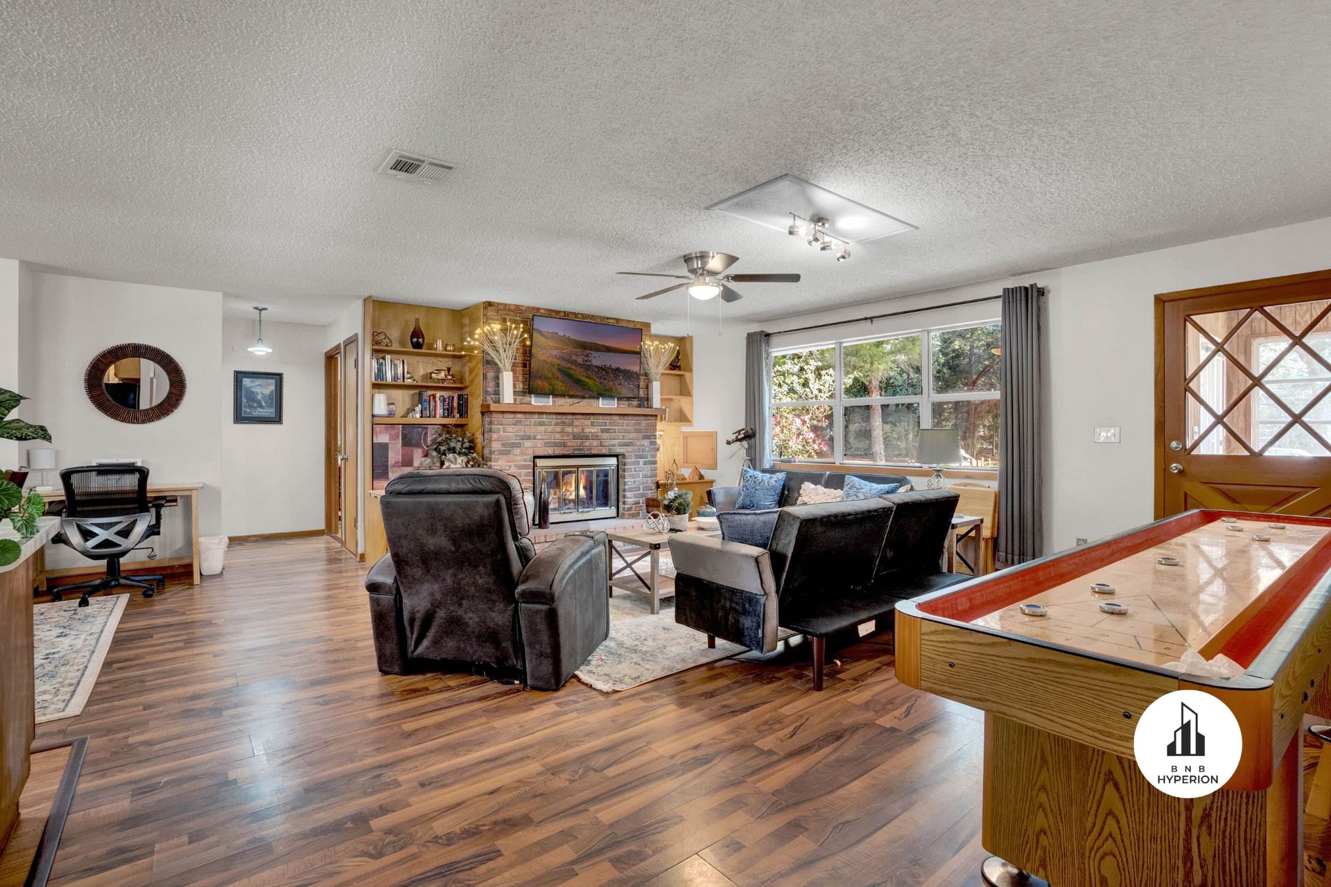  Uhost AI4BR Retreat | Hot Tub & Firepit