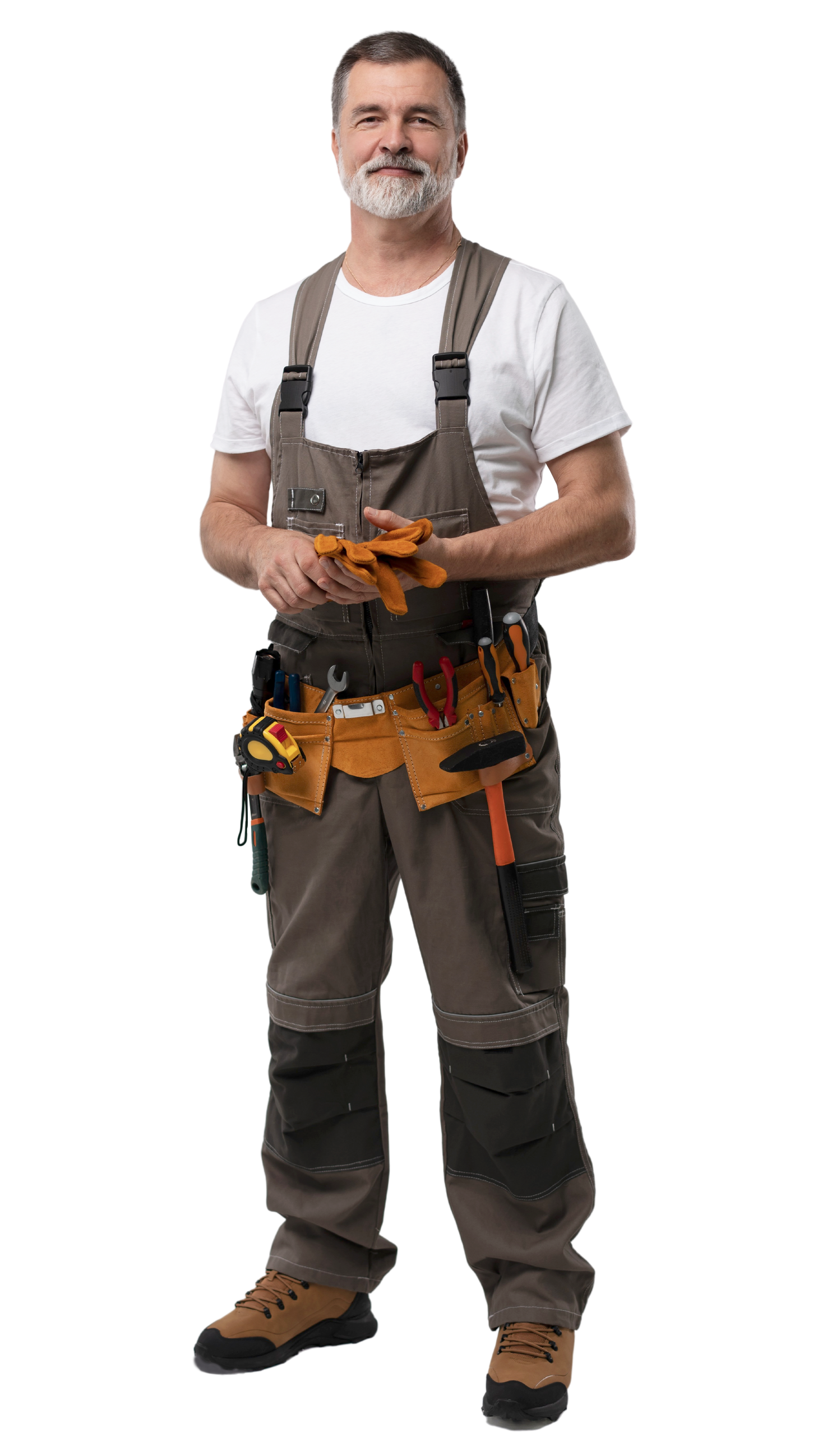 Un homme debout, vêtu d'une salopette de travail, tient une ceinture à outils avec des outils orange et noirs.