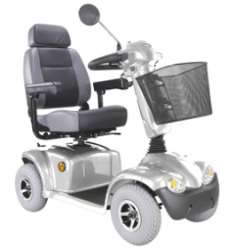 Ein silberner Elektromobil mit einem Korb auf der Vorderseite