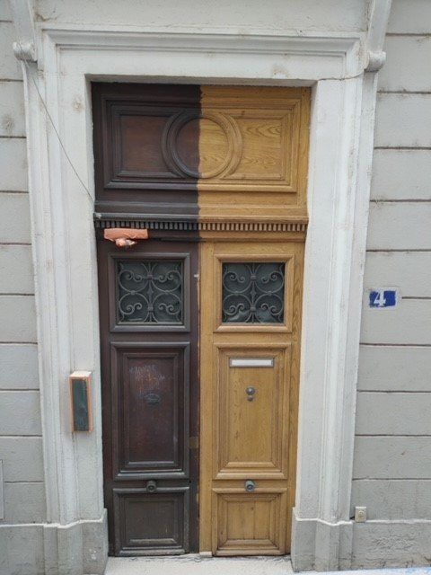 Gommage porte en bois