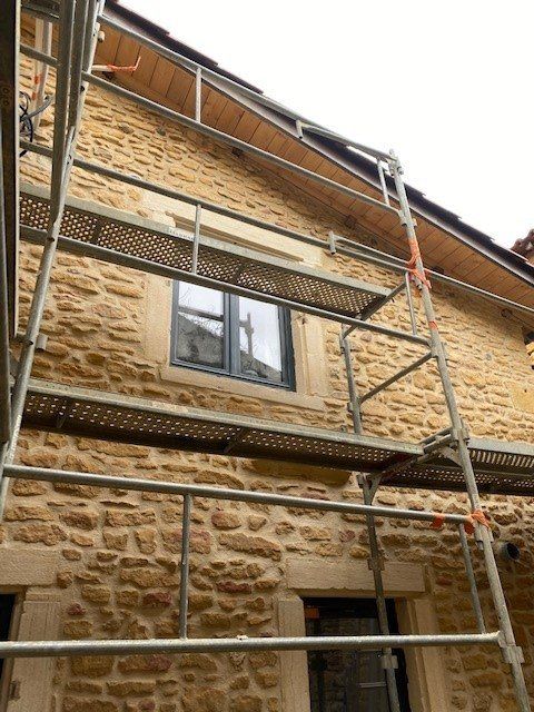 Jointage de pierre à la chaux