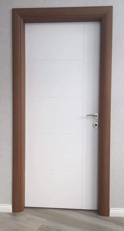 Porte intérieure blanche