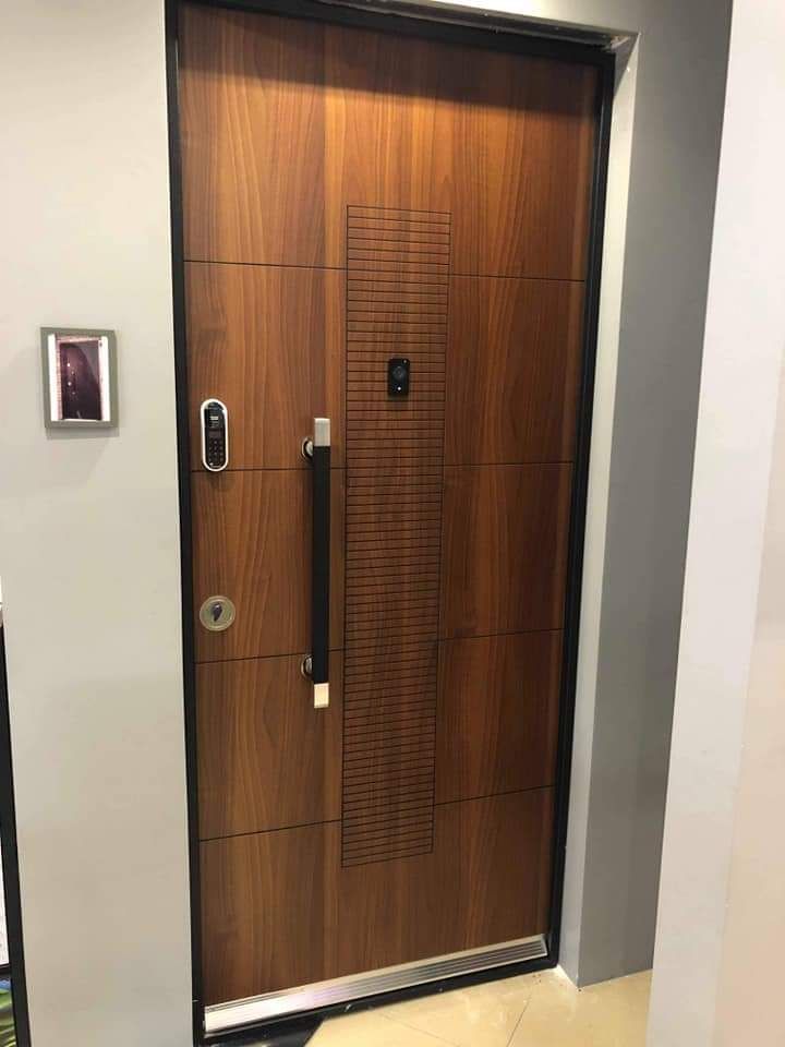 Porte blindée en bois