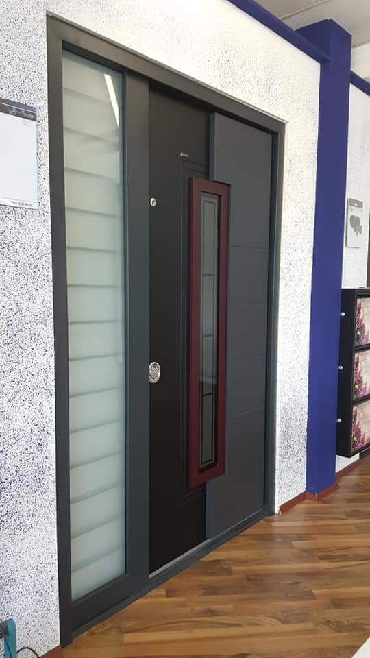 Porte d'entrée en aluminium