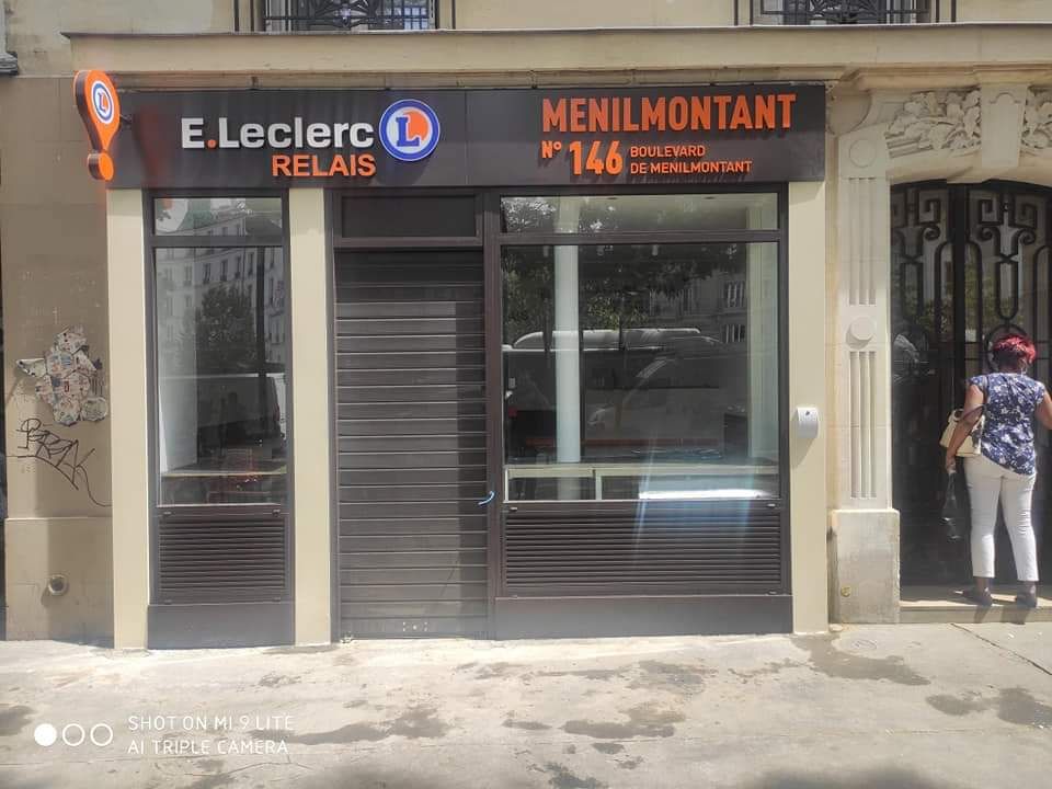 Rideau métallique d'une boutique