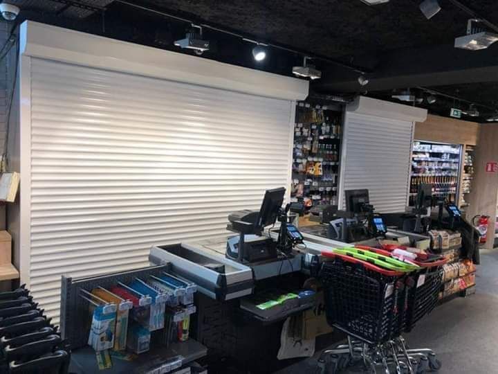 Rideau métallique plein