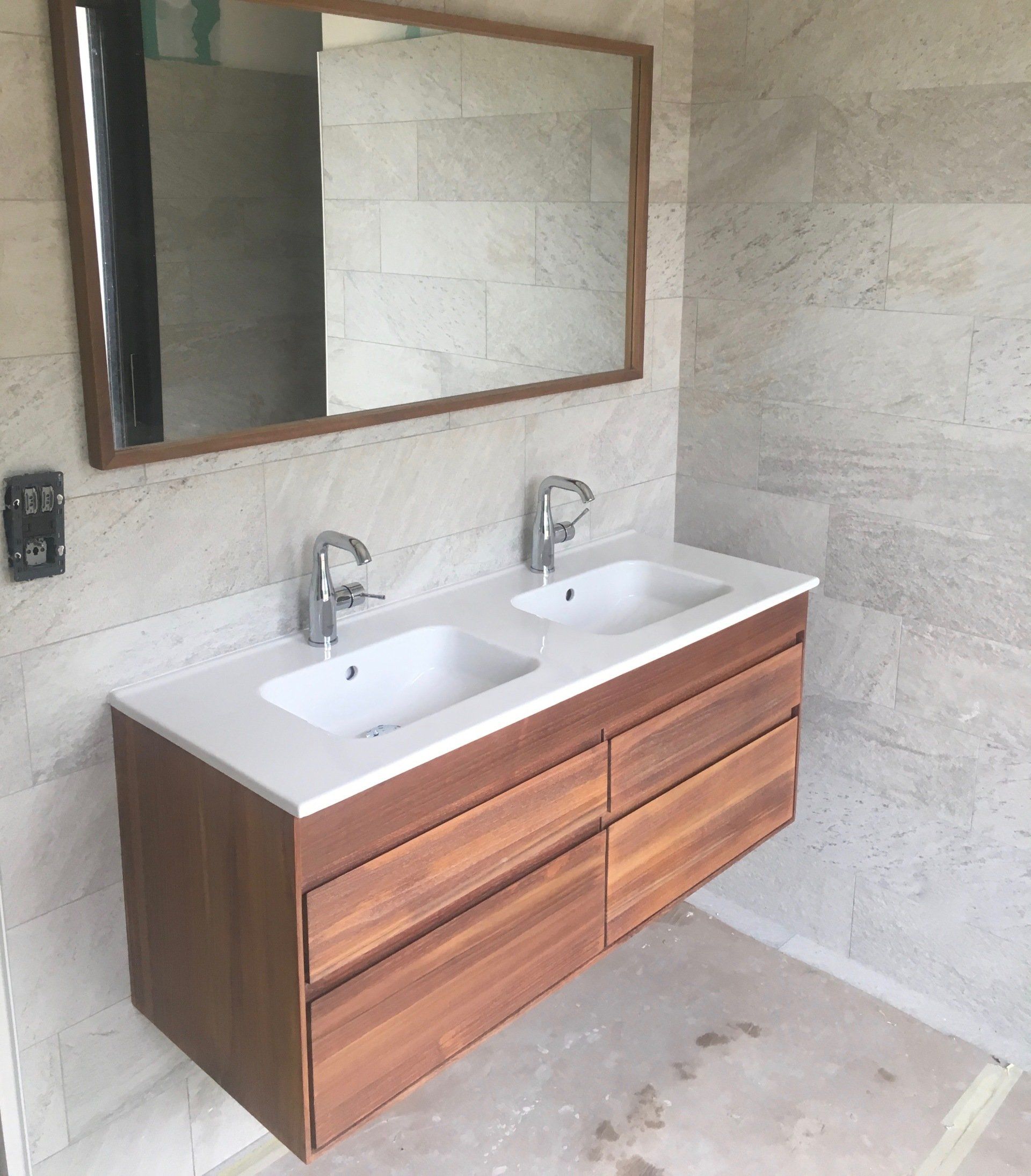 Installation meuble salle de bains