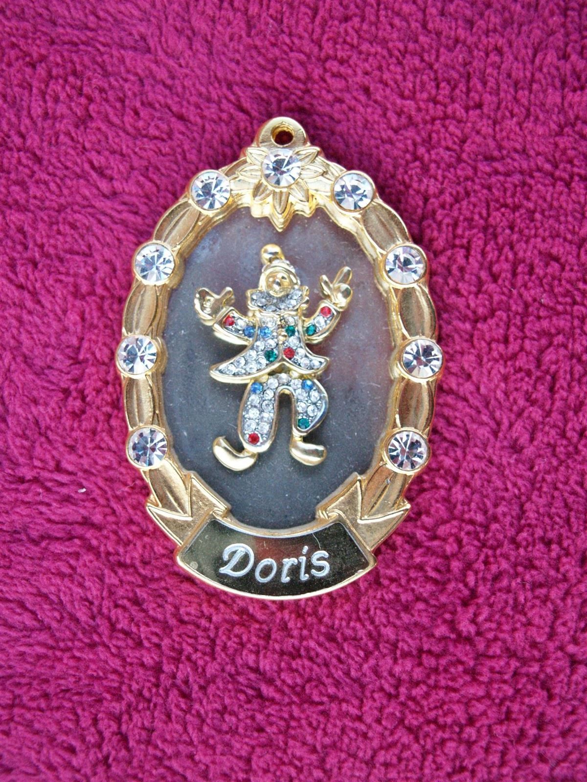 Ein Anhänger mit dem Namen Doris darauf