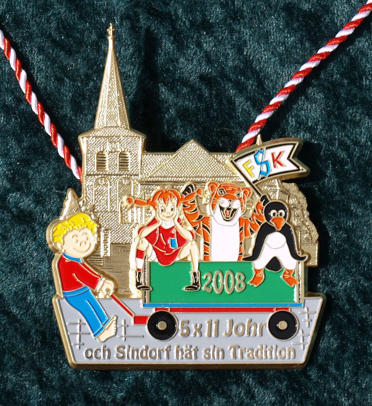 A medal that says ' och sindert hat ein tradition ' on it