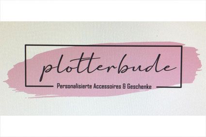 Ein rosa-schwarzes Logo für eine Firma namens Plotterbude