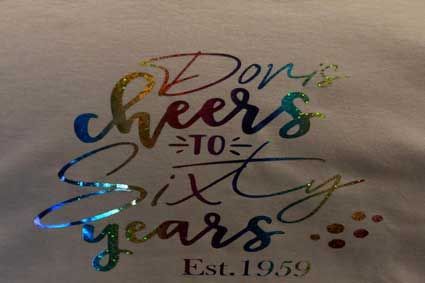 Ein T-Shirt mit der Aufschrift 