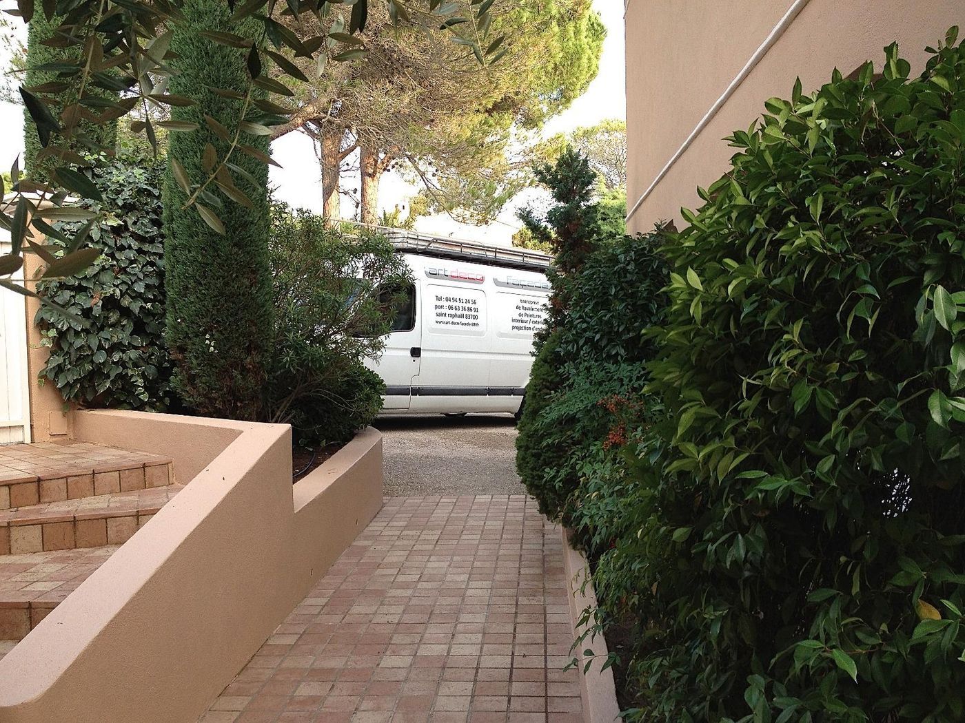 Allée et murets d'escalier rénovés 1