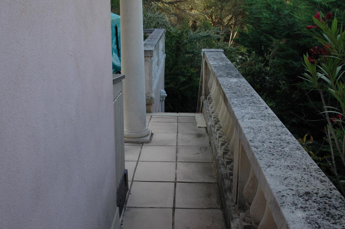 Balustrade de terrasse avant nettoyage et décapage 3