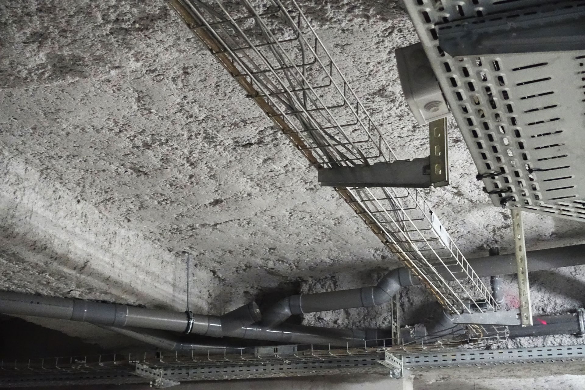 Plafond d'un sous-sol