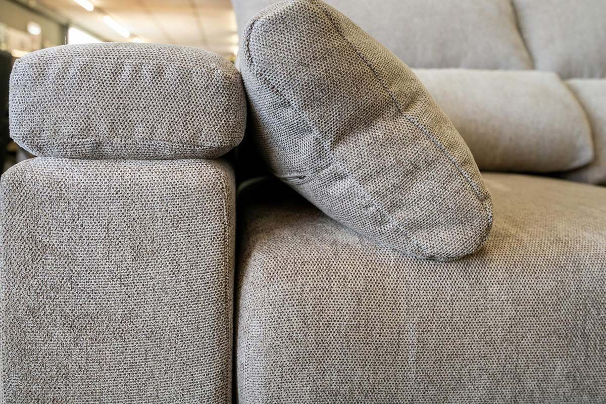 Focus sur un canapé gris