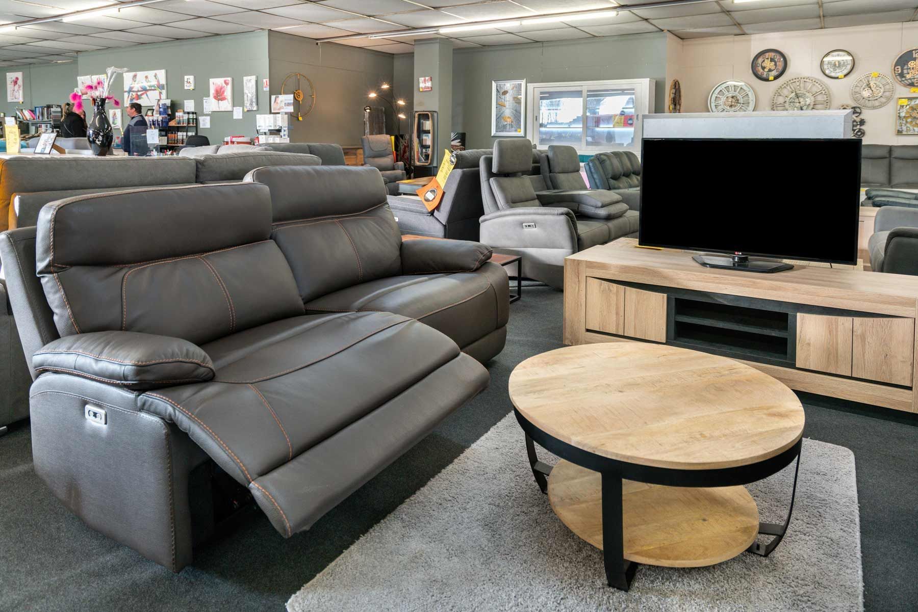 Intérieur du magasin Univers du meuble