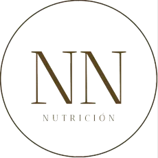 Logotipo marrón de “NN Nutrición” dentro de un fino contorno circular sobre un fondo claro.
