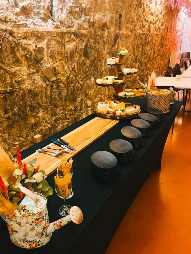 Longue table de banquet