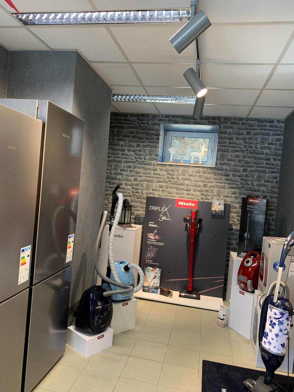 Kühlschränke und Staubsauger im Shop zu kaufen